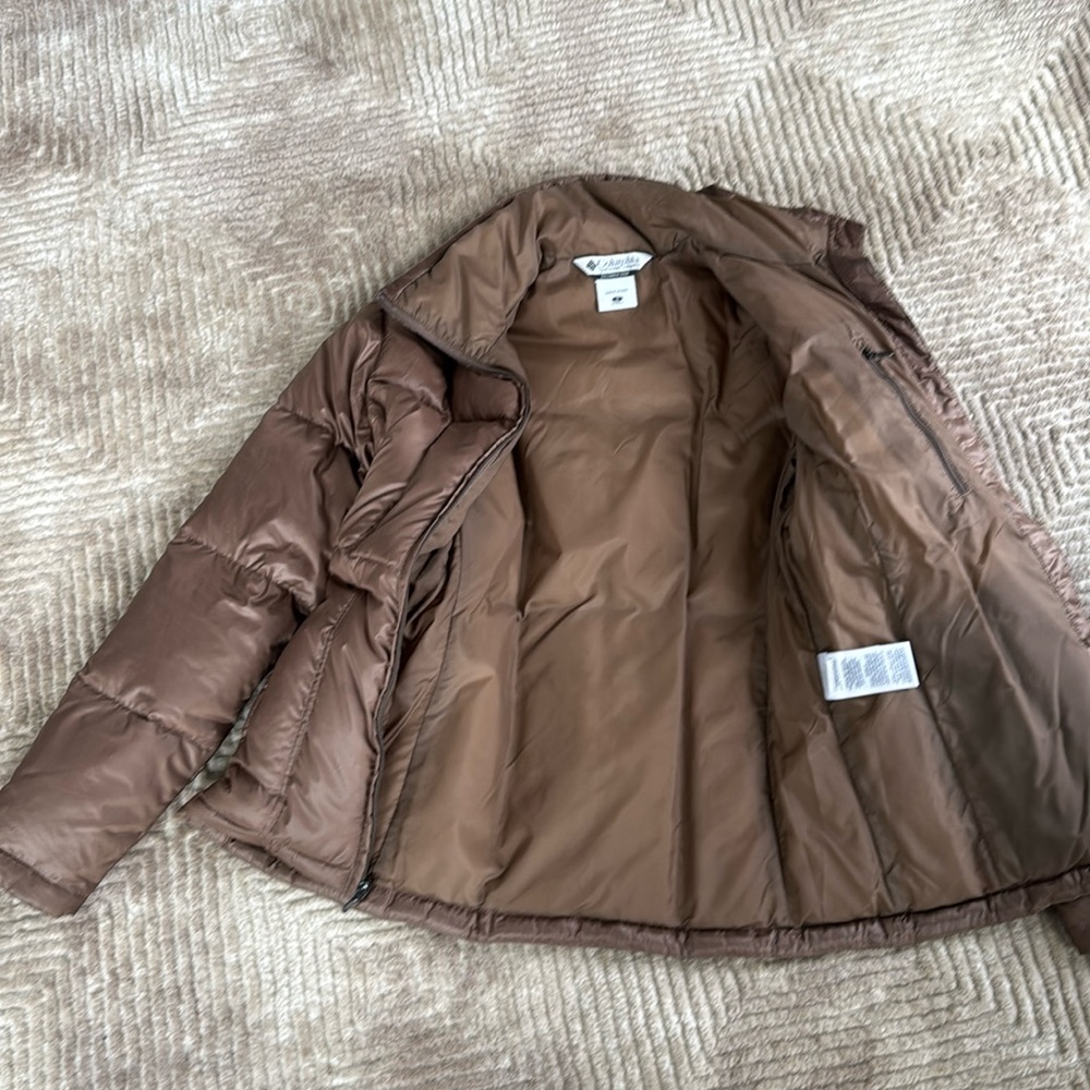 Columbia Omni-shield jacket. Light puffer, Women’s Small
